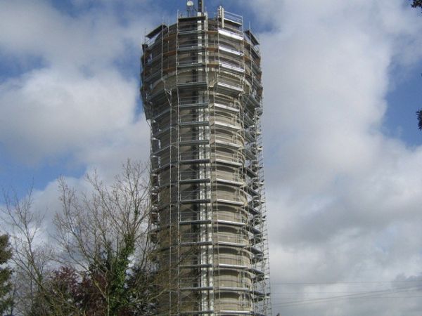 Montage d'échafaudage autour d'un Château d'eau à bordeaux